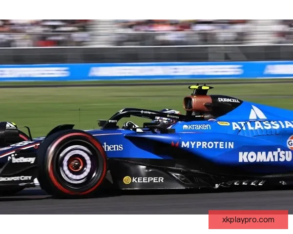 F1赛场风云：聚焦塞恩斯精彩驾驶与赛季表现解析